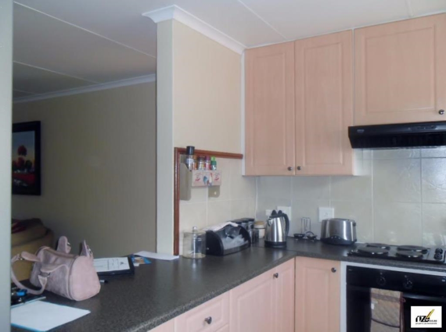 2 Bedroom Property for Sale in Die Hoewes Gauteng