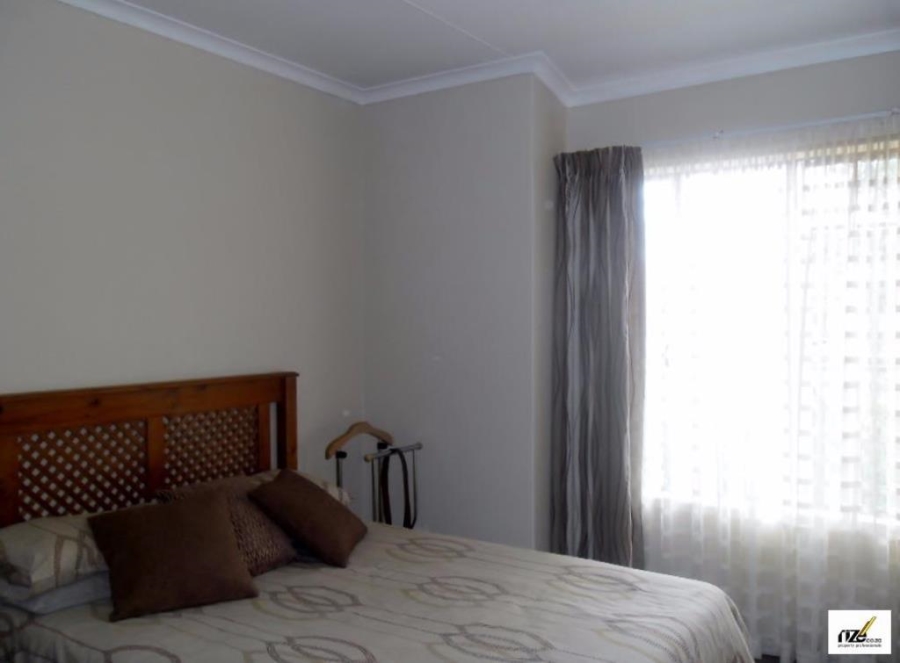 2 Bedroom Property for Sale in Die Hoewes Gauteng