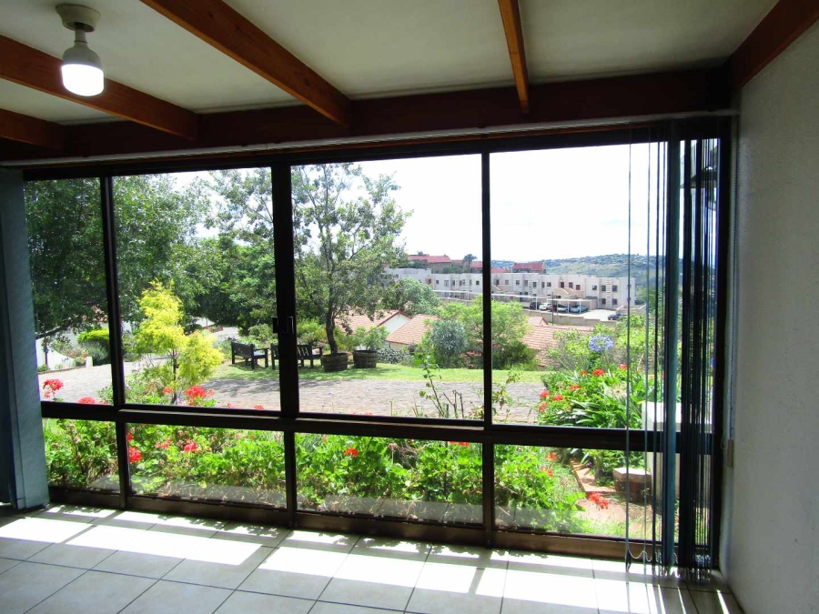 2 Bedroom Property for Sale in Helderkruin Gauteng