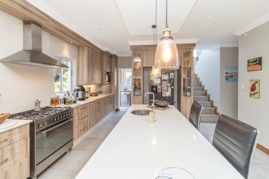 To Let 4 Bedroom Property for Rent in Helderfontein Estate Gauteng