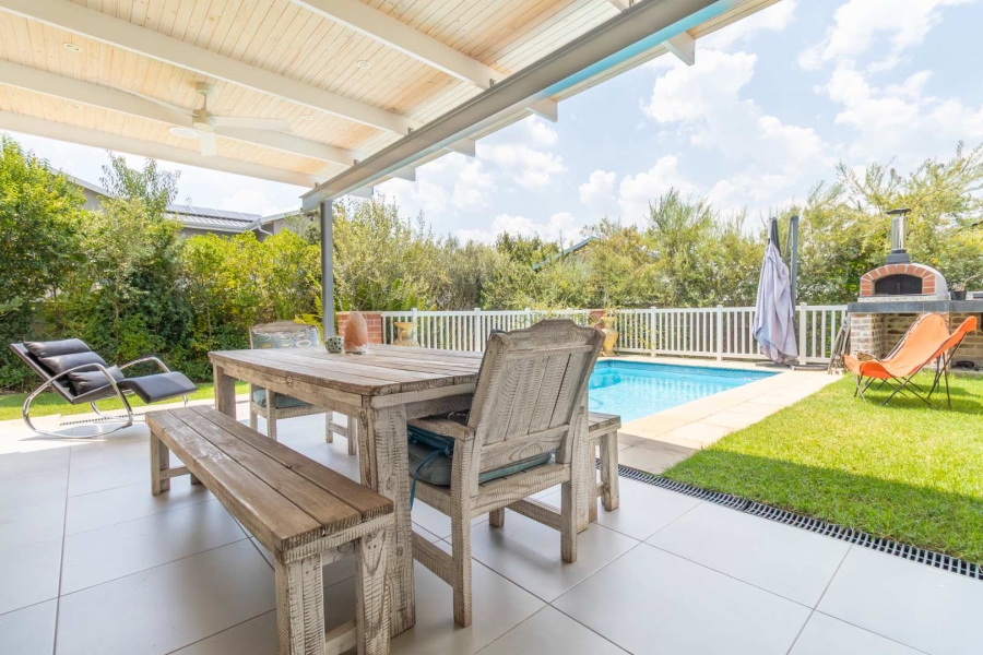 To Let 4 Bedroom Property for Rent in Helderfontein Estate Gauteng