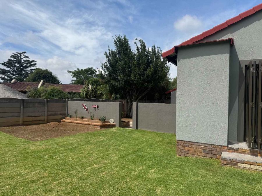 3 Bedroom Property for Sale in Brackenhurst Gauteng