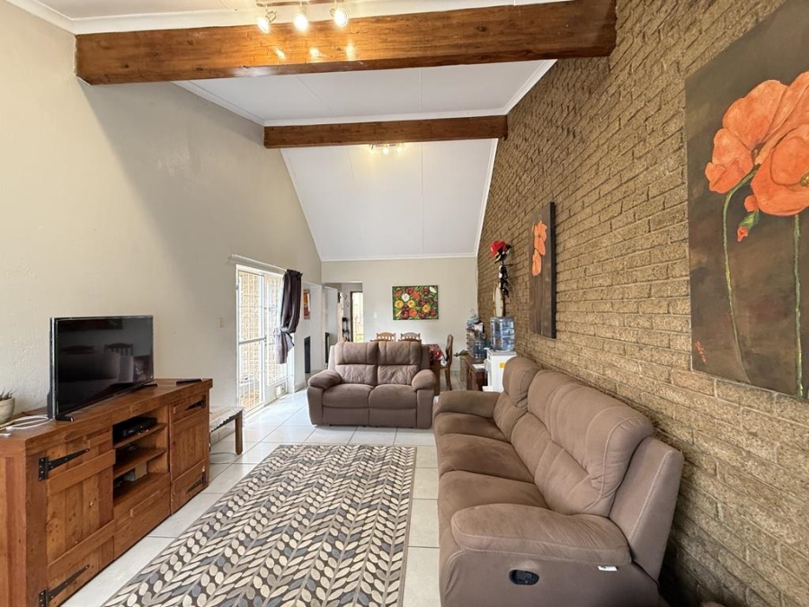 3 Bedroom Property for Sale in Constantia Kloof Gauteng