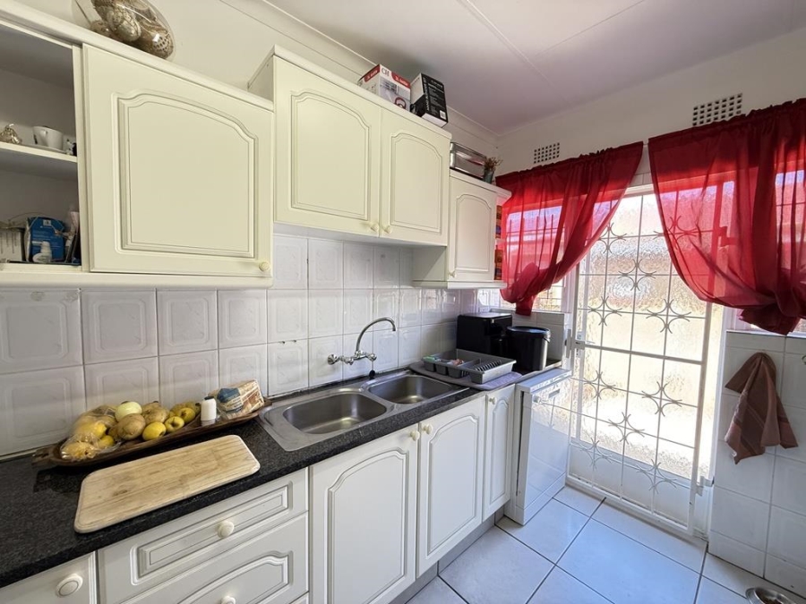 3 Bedroom Property for Sale in Constantia Kloof Gauteng