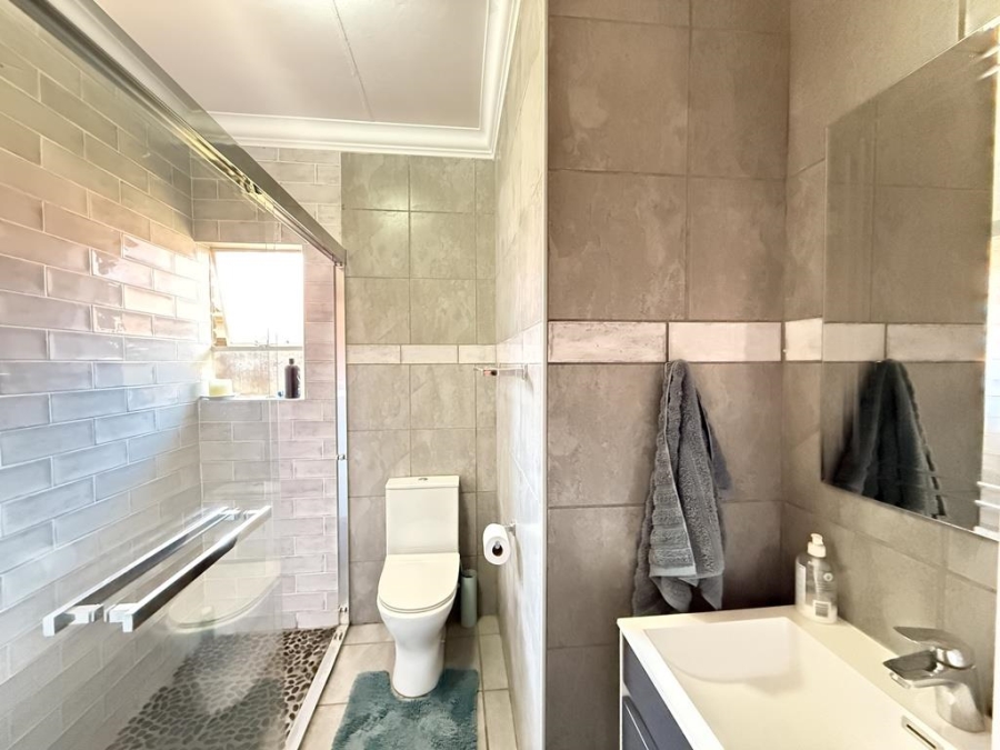 3 Bedroom Property for Sale in Constantia Kloof Gauteng