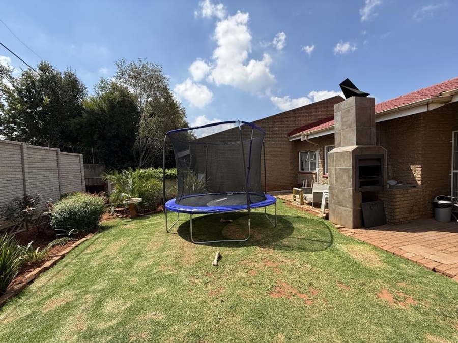 3 Bedroom Property for Sale in Constantia Kloof Gauteng