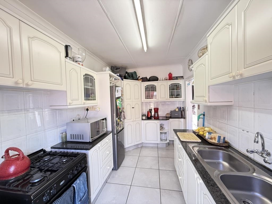 3 Bedroom Property for Sale in Constantia Kloof Gauteng