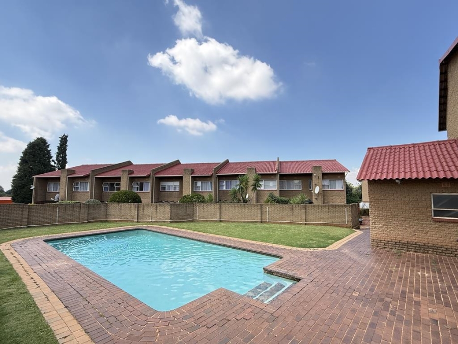 3 Bedroom Property for Sale in Constantia Kloof Gauteng
