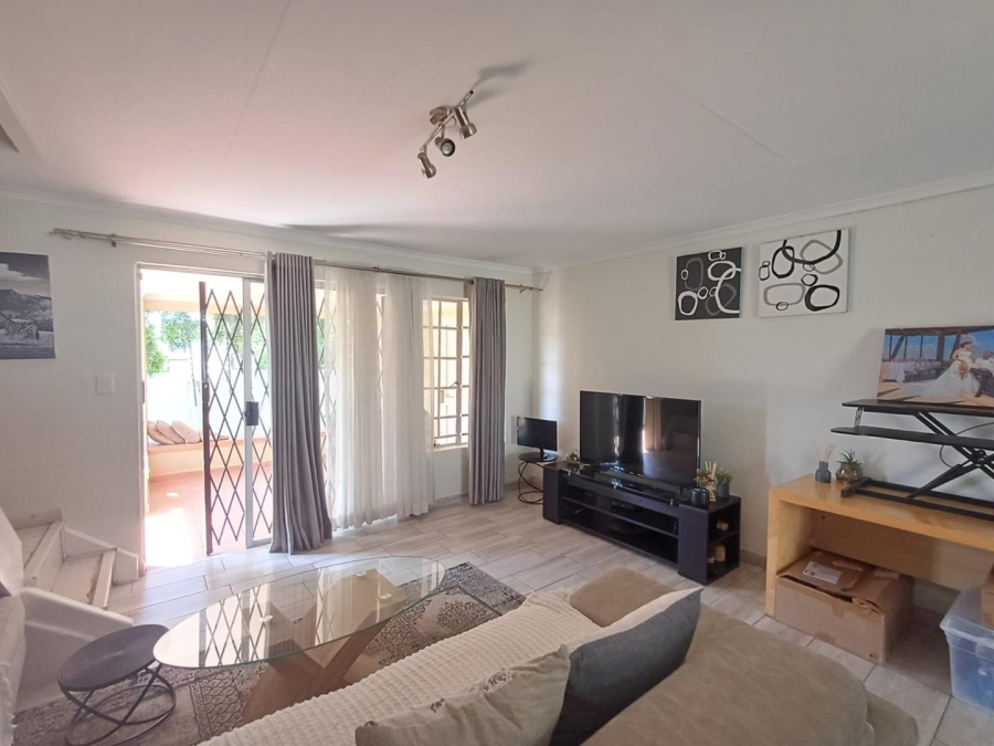 To Let 3 Bedroom Property for Rent in Sonneglans Gauteng