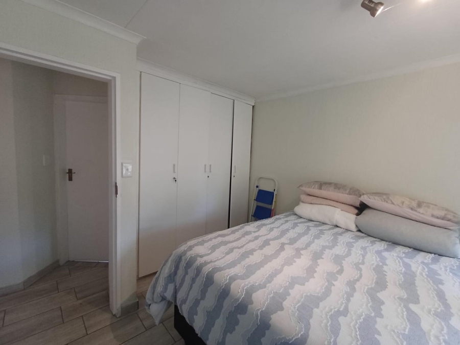 To Let 3 Bedroom Property for Rent in Sonneglans Gauteng