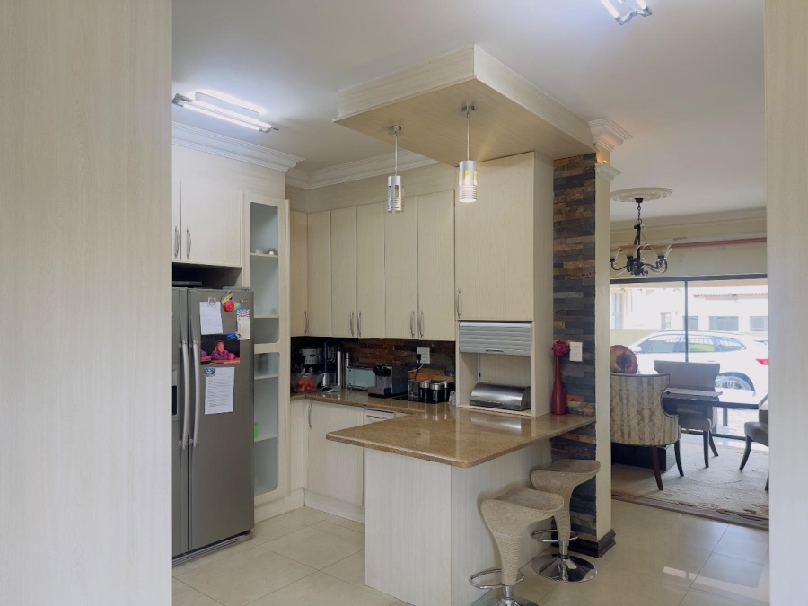 4 Bedroom Property for Sale in Blue Valley Golf Estate Gauteng