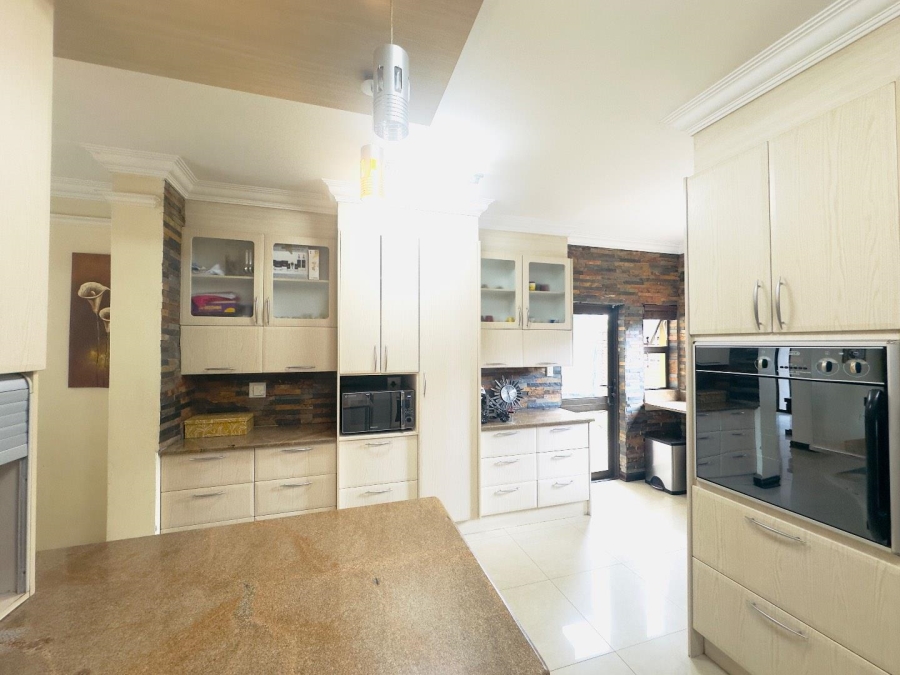 4 Bedroom Property for Sale in Blue Valley Golf Estate Gauteng