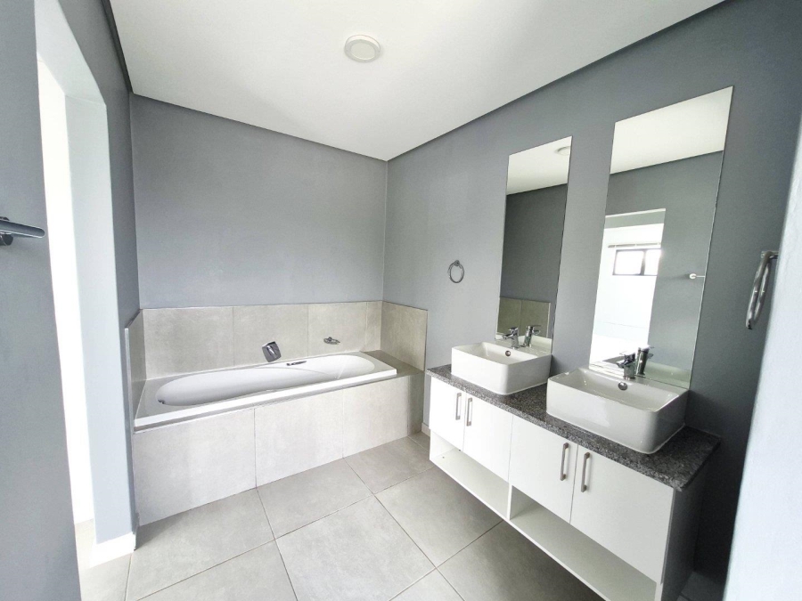 To Let 4 Bedroom Property for Rent in Terenure Gauteng