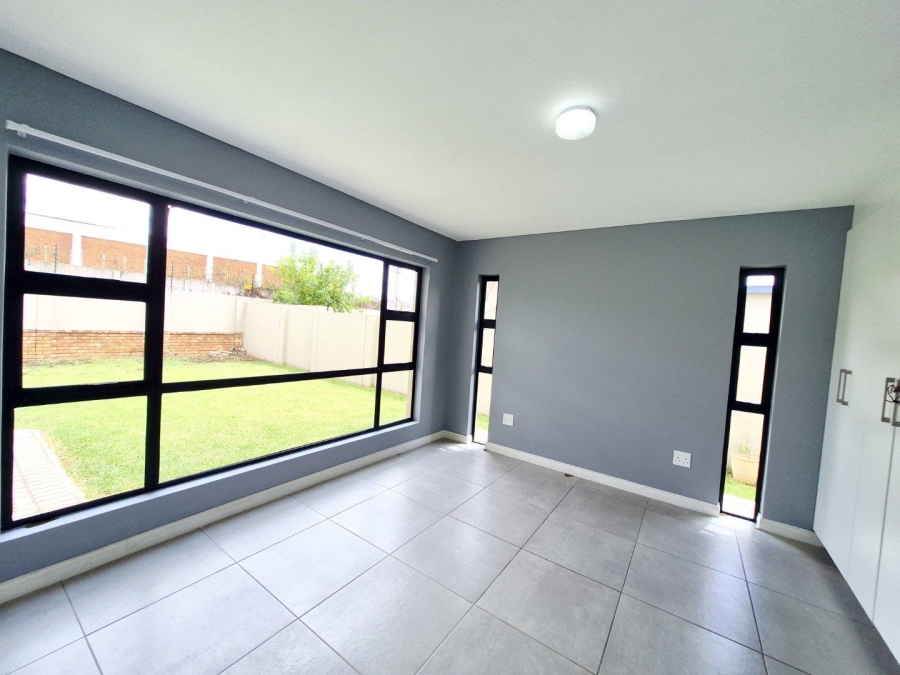 To Let 4 Bedroom Property for Rent in Terenure Gauteng