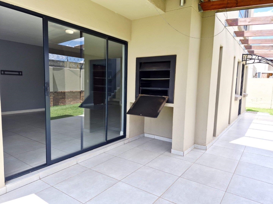 To Let 4 Bedroom Property for Rent in Terenure Gauteng