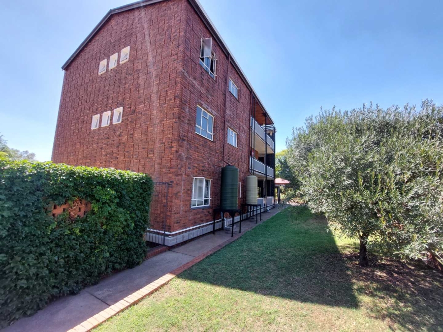 To Let 2 Bedroom Property for Rent in Groenkloof Gauteng