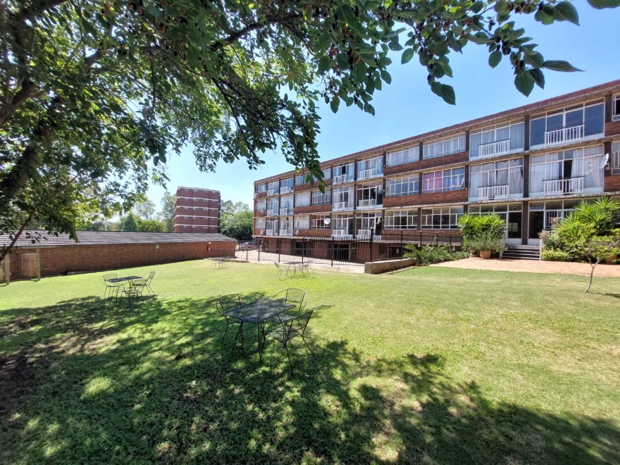 To Let 2 Bedroom Property for Rent in Groenkloof Gauteng