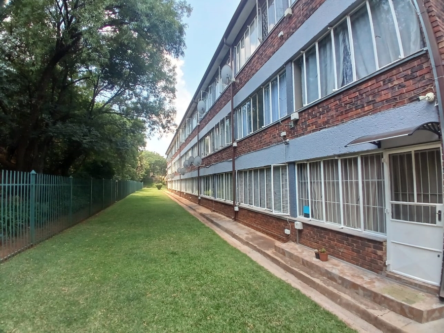 To Let 2 Bedroom Property for Rent in Waverley Gauteng
