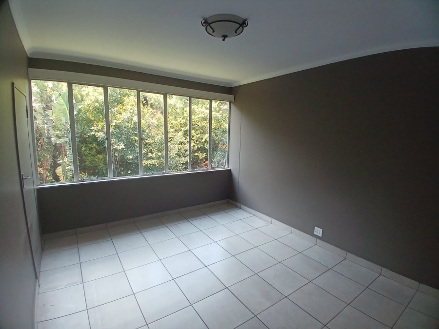 To Let 2 Bedroom Property for Rent in Waverley Gauteng
