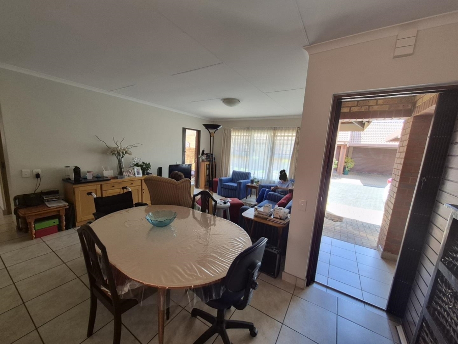 2 Bedroom Property for Sale in Equestria Gauteng