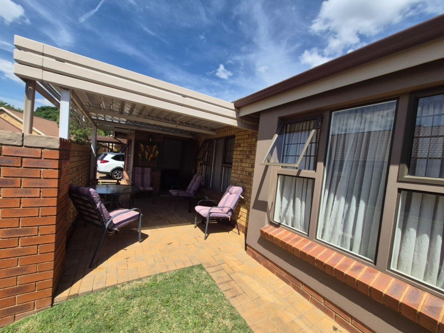 2 Bedroom Property for Sale in Equestria Gauteng