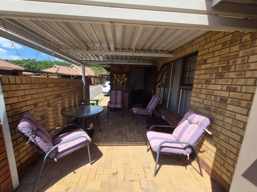 2 Bedroom Property for Sale in Equestria Gauteng