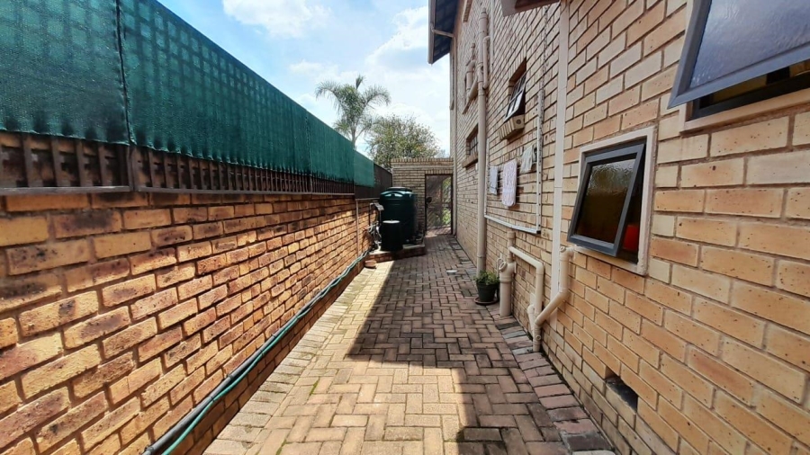 3 Bedroom Property for Sale in Blue Gill Estate Gauteng