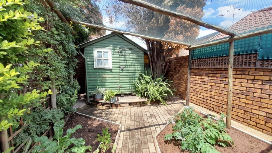 3 Bedroom Property for Sale in Blue Gill Estate Gauteng