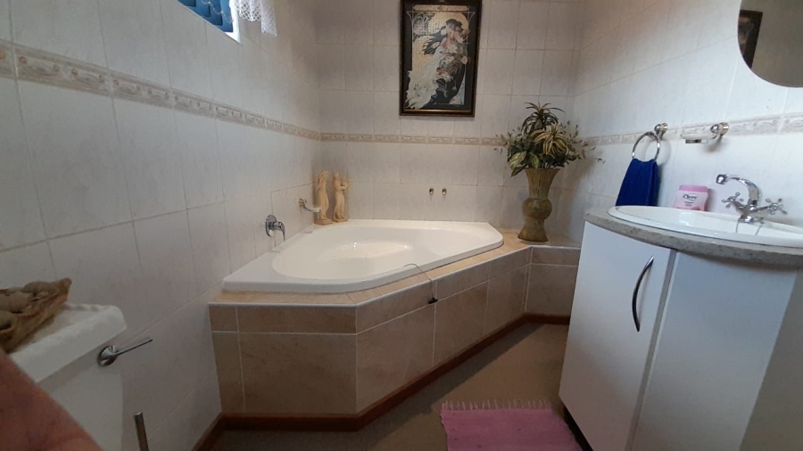 3 Bedroom Property for Sale in Blue Gill Estate Gauteng