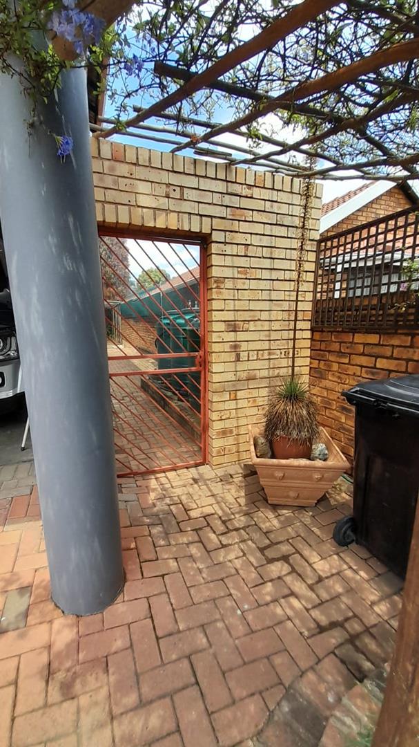 3 Bedroom Property for Sale in Blue Gill Estate Gauteng