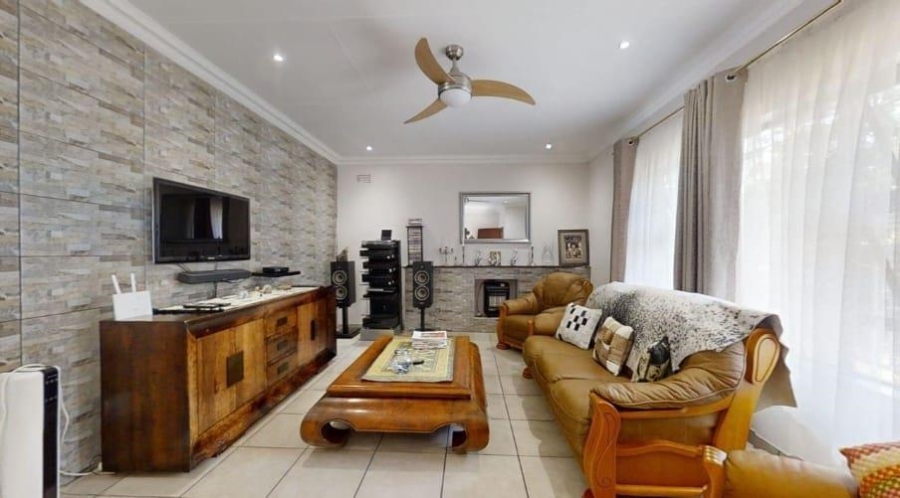 3 Bedroom Property for Sale in Cinderella Gauteng