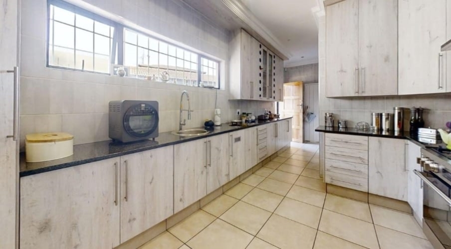 3 Bedroom Property for Sale in Cinderella Gauteng