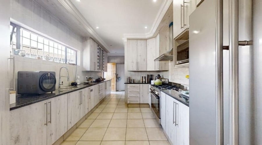 3 Bedroom Property for Sale in Cinderella Gauteng