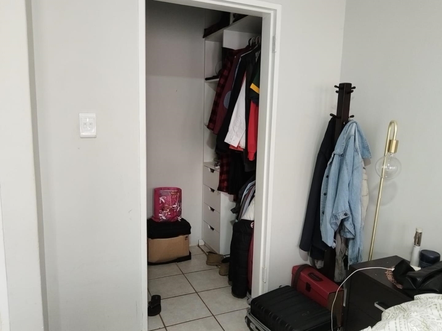 2 Bedroom Property for Sale in Glen Marais Gauteng