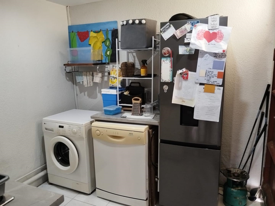 2 Bedroom Property for Sale in Glen Marais Gauteng