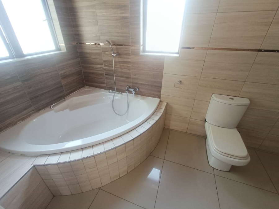 5 Bedroom Property for Sale in Valley View Estate Gauteng