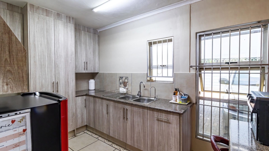 Commercial Property for Sale in Brackenhurst Gauteng