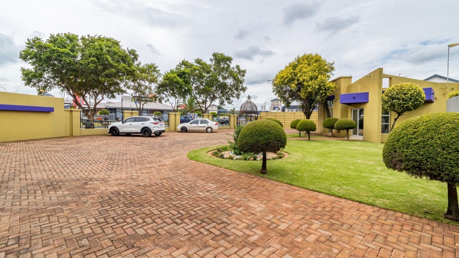 Commercial Property for Sale in Brackenhurst Gauteng