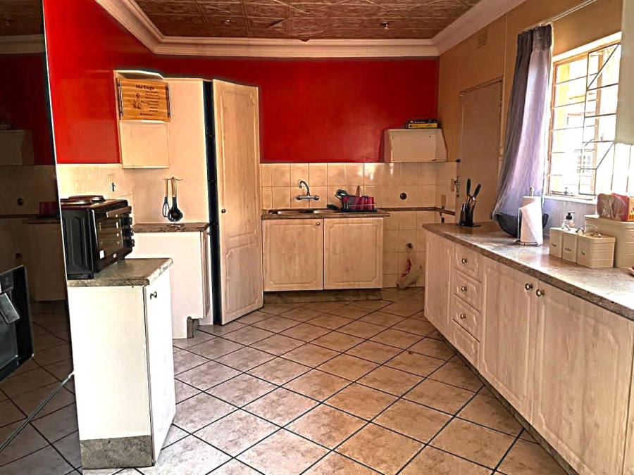 3 Bedroom Property for Sale in Brackendowns Gauteng