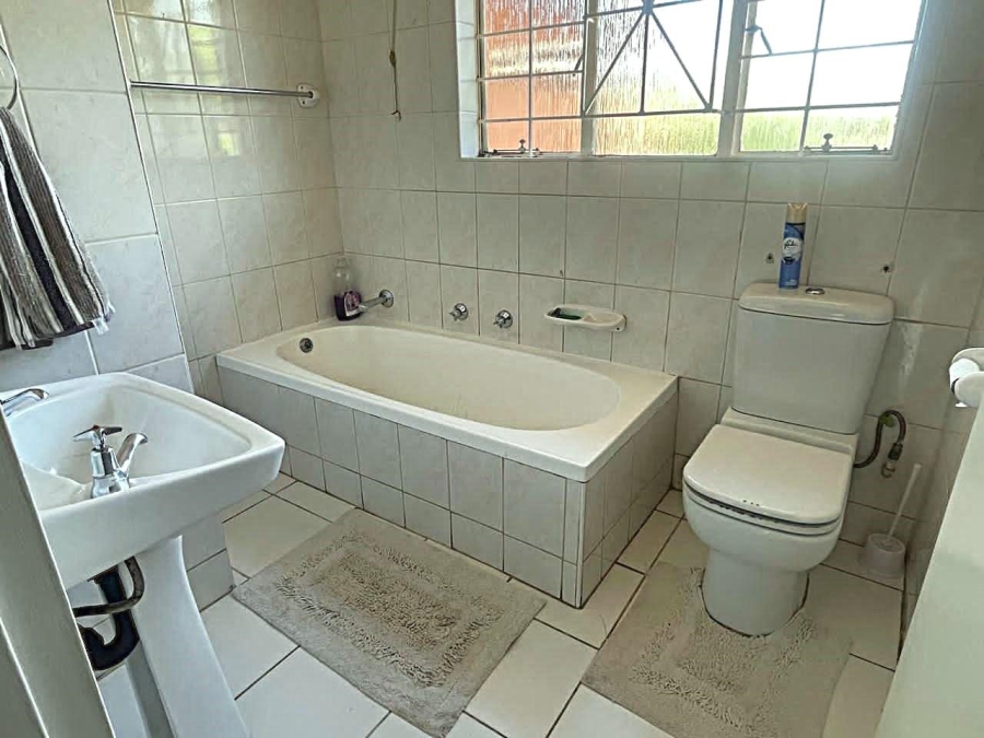 3 Bedroom Property for Sale in Brackendowns Gauteng