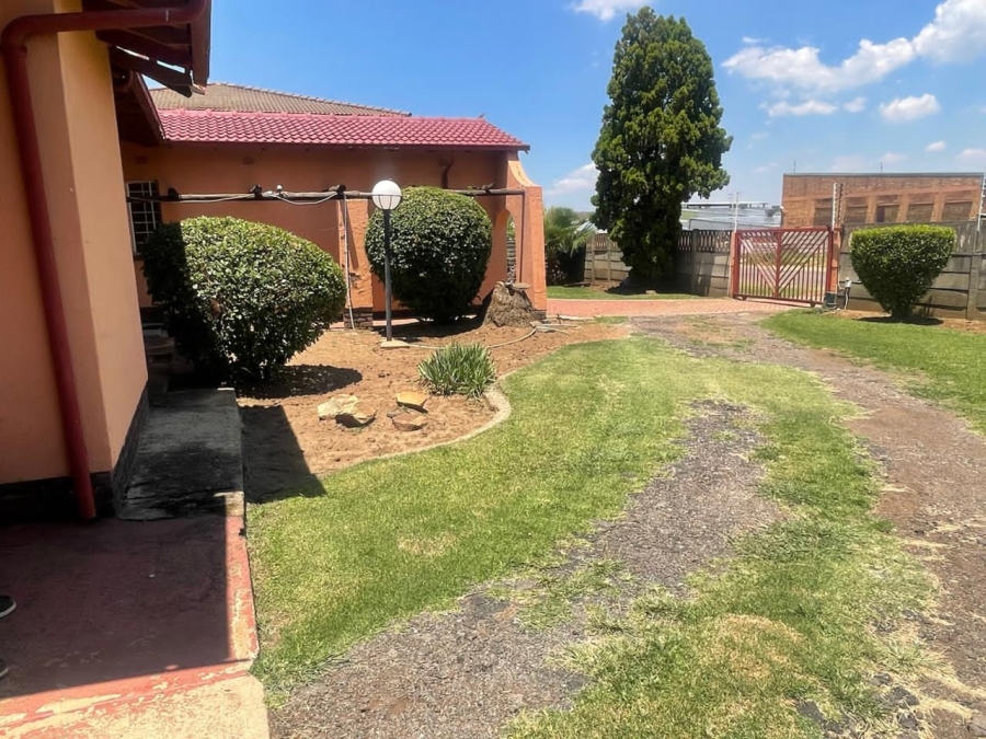 3 Bedroom Property for Sale in Brackendowns Gauteng
