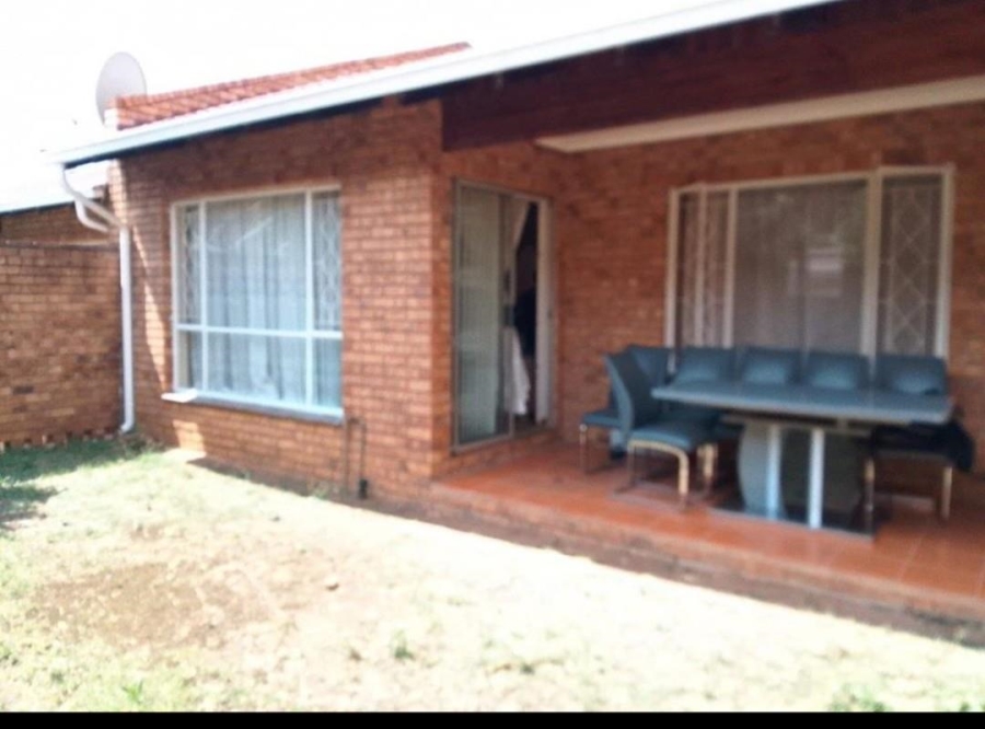 2 Bedroom Property for Sale in Ridgeway Gauteng