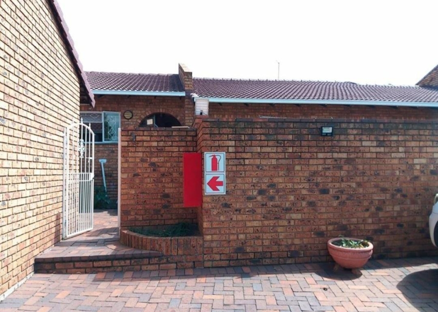 2 Bedroom Property for Sale in Ridgeway Gauteng