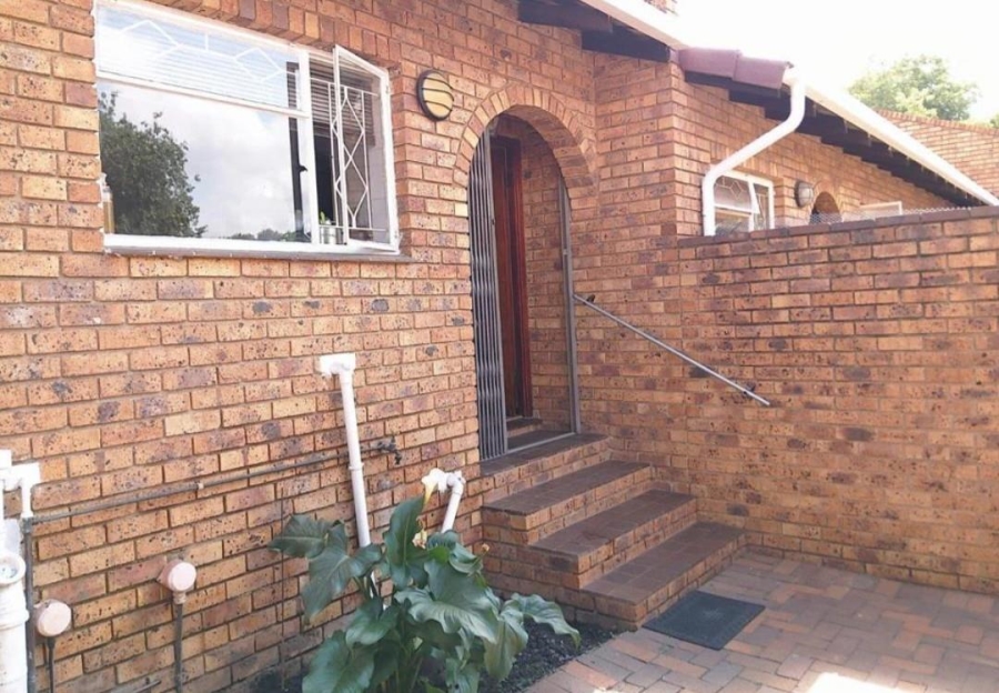 2 Bedroom Property for Sale in Ridgeway Gauteng