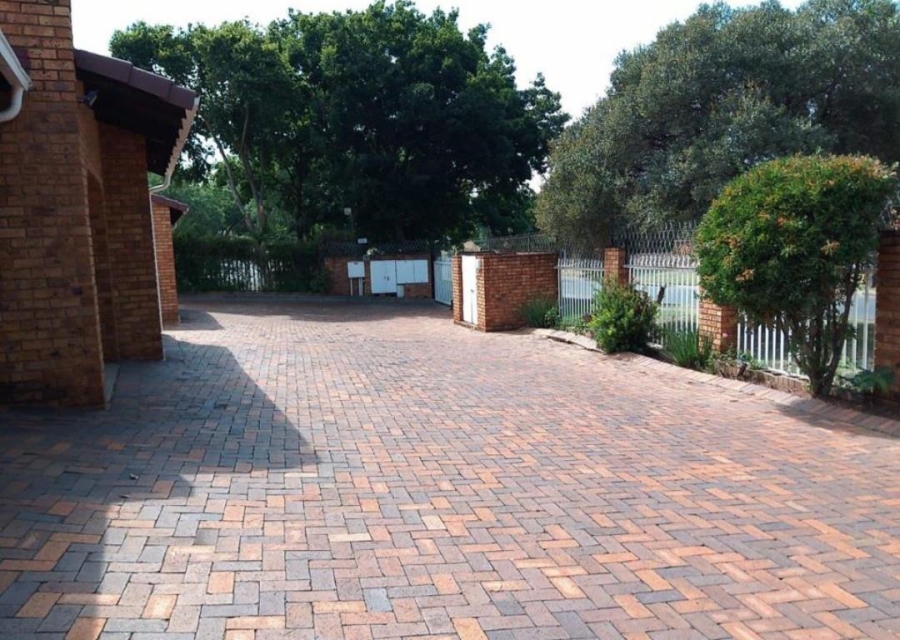 2 Bedroom Property for Sale in Ridgeway Gauteng