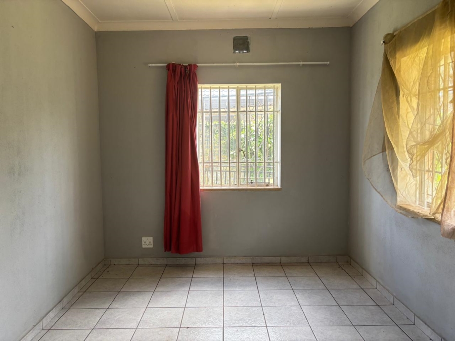 3 Bedroom Property for Sale in Linmeyer Gauteng