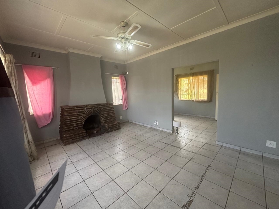 3 Bedroom Property for Sale in Linmeyer Gauteng
