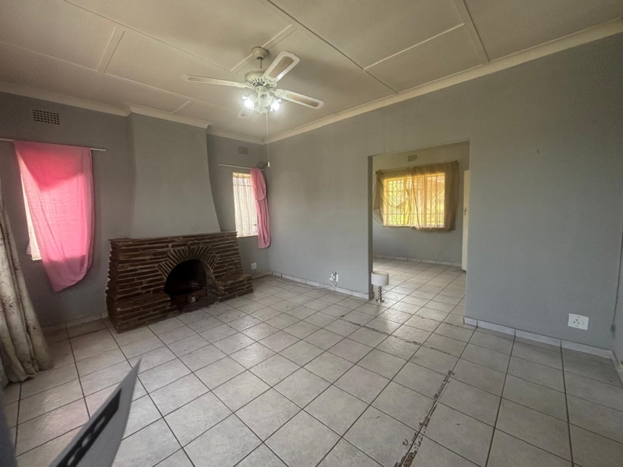 3 Bedroom Property for Sale in Linmeyer Gauteng