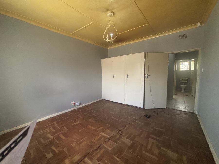 3 Bedroom Property for Sale in Linmeyer Gauteng