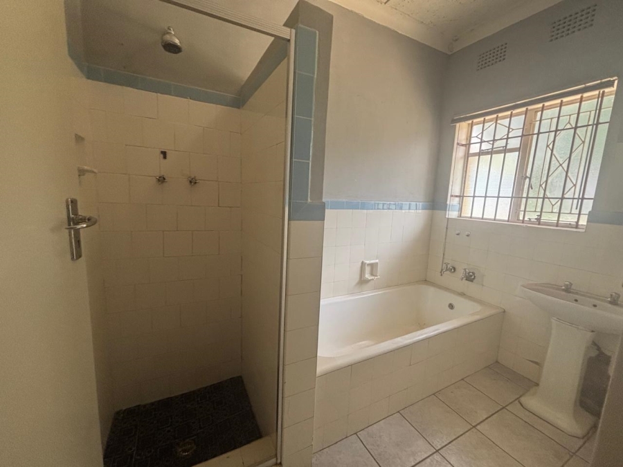 3 Bedroom Property for Sale in Linmeyer Gauteng